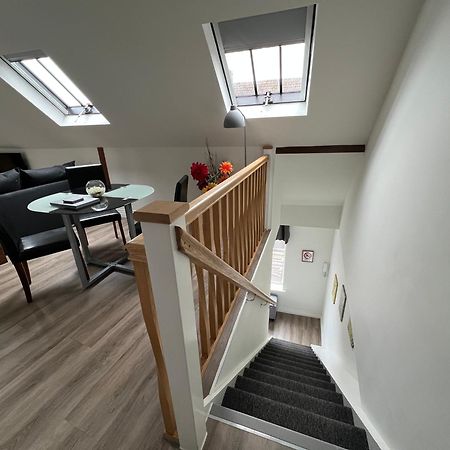 Glastonbury Secret Retreat - 1 Bd Split-Level Apt, Sleeps 3 מראה חיצוני תמונה