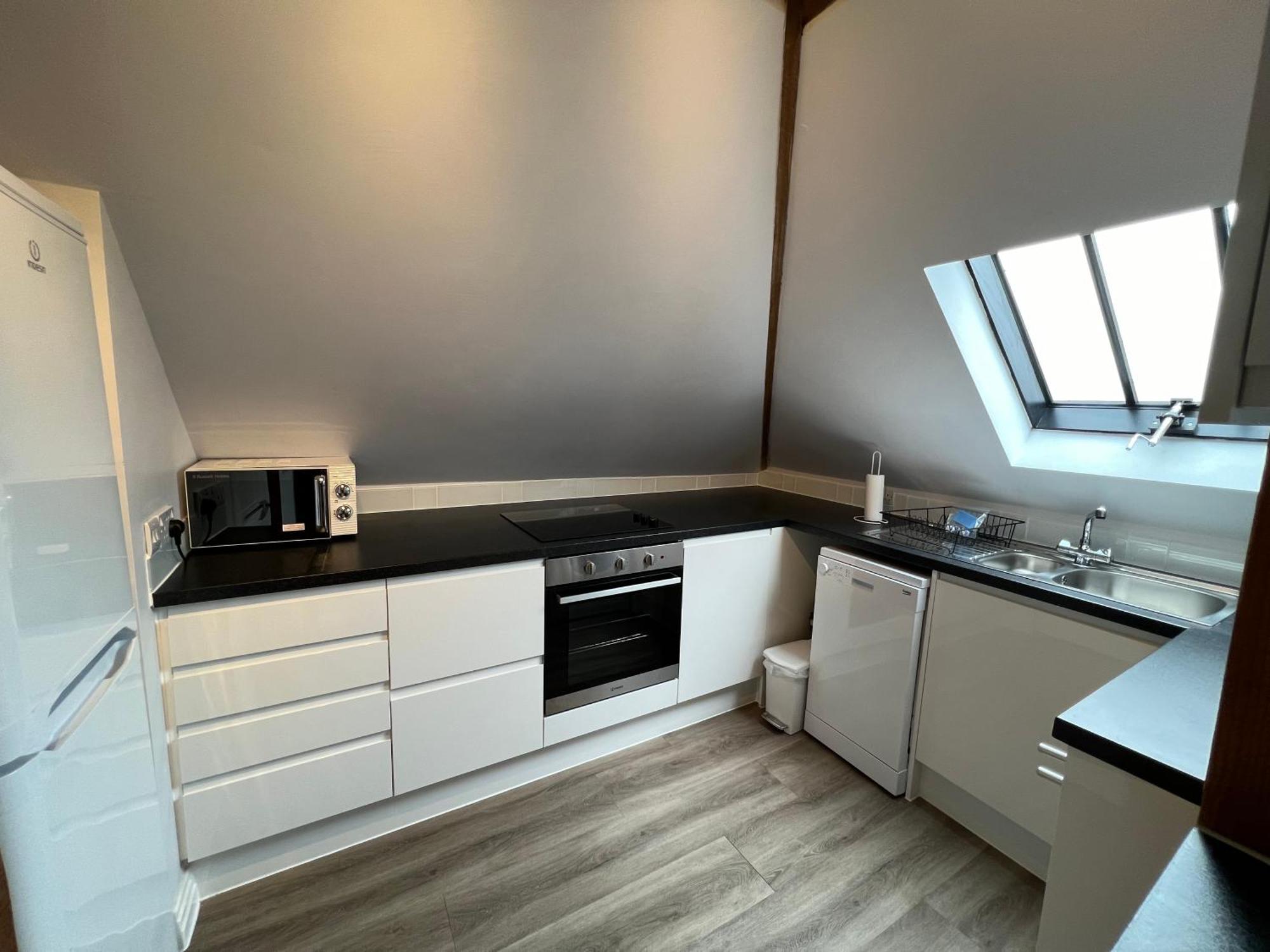 Glastonbury Secret Retreat - 1 Bd Split-Level Apt, Sleeps 3 מראה חיצוני תמונה